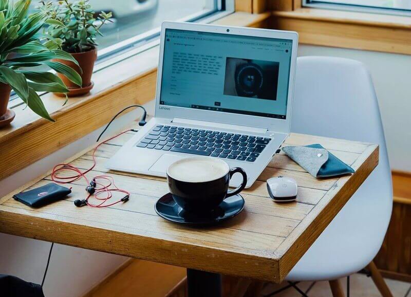 laptop-on-a-coffee-table